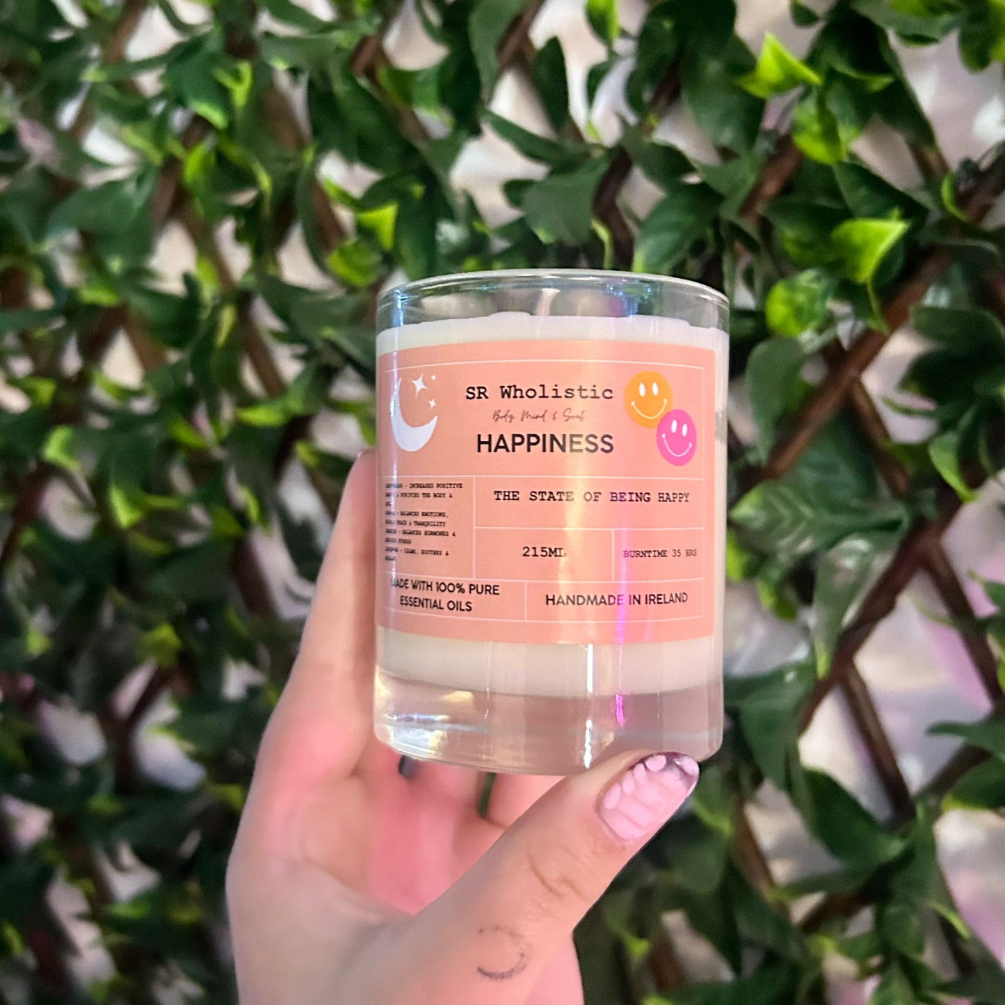 Handmade aromatherapy soy wax candle – HAPPINESS scent, natural and eco-friendly with essential oils.