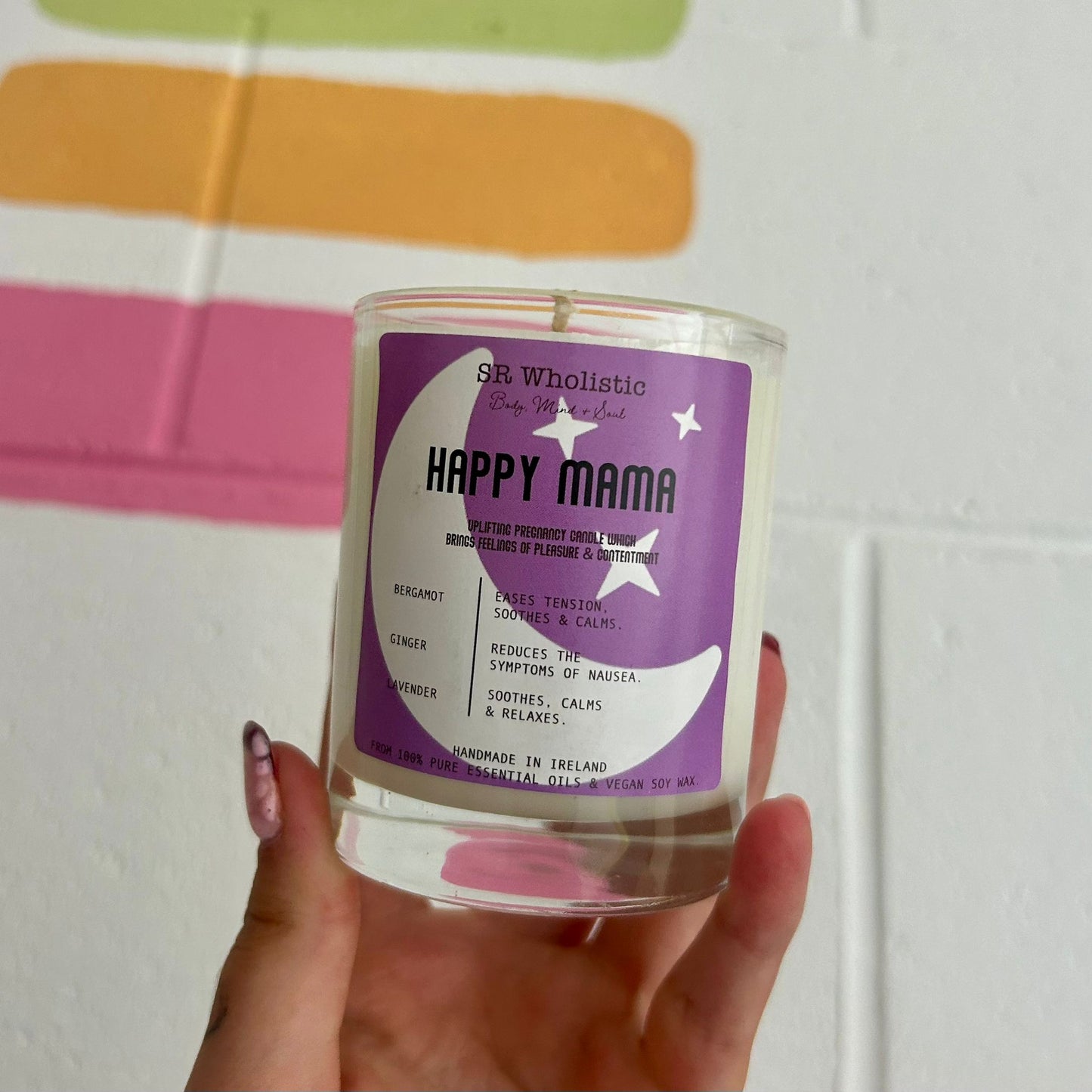 Handmade aromatherapy soy wax candle – HAPPY MAMA scent, natural and eco-friendly with essential oils.