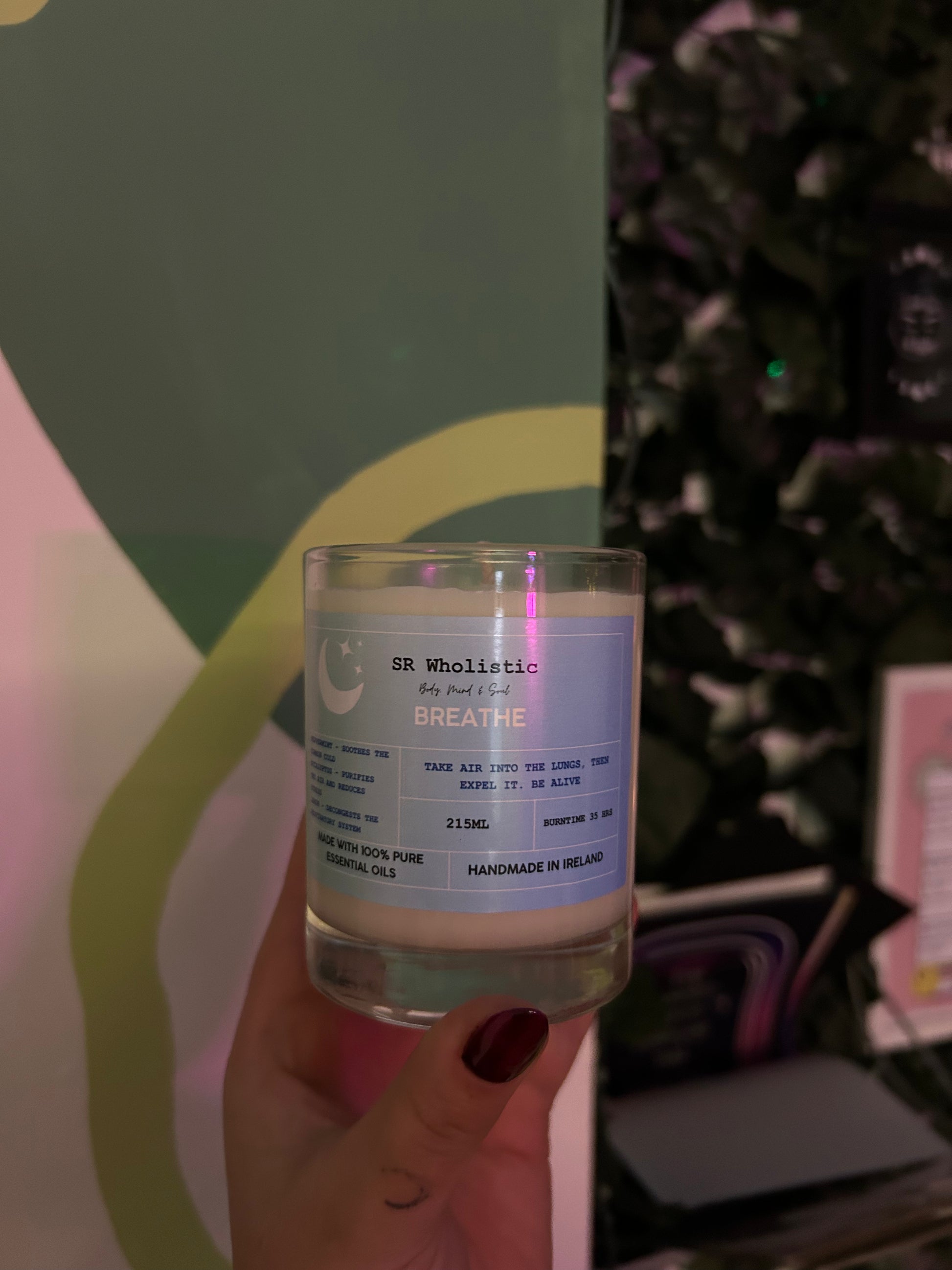 Handmade aromatherapy soy wax candle – BREATHE scent, natural and eco-friendly with essential oils.
